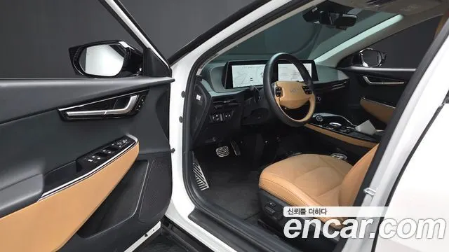 KIA EV6 2024 — 47 270 км, белый, Корея — под ключ — фото 10