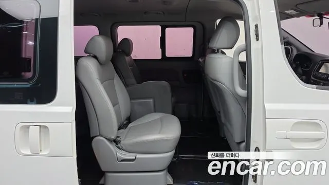 HYUNDAI GRAND STAREX 2019 — 20 168 км, белый, Корея — под ключ — фото 11