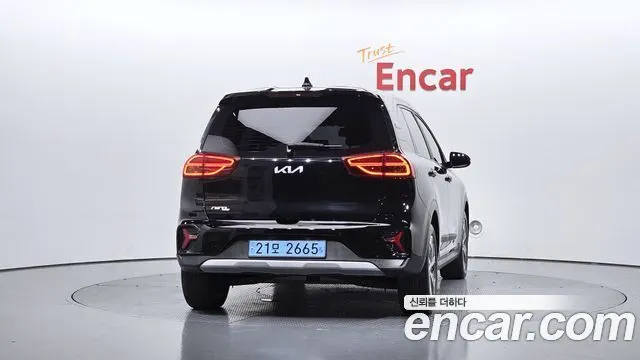 KIA NIRO PLUS 2024 — 28 003 км, чёрный, Корея — под ключ — фото 4
