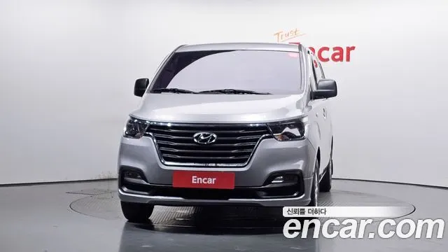 HYUNDAI GRAND STAREX 2019 — 130 838 км, серебристый, Корея — под ключ — фото 3