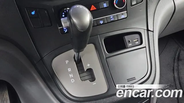 HYUNDAI GRAND STAREX 2019 — 130 838 км, серебристый, Корея — под ключ — фото 9