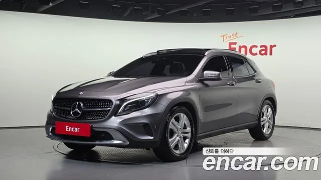 MERCEDES-BENZ GLA-CLASS X156 2016