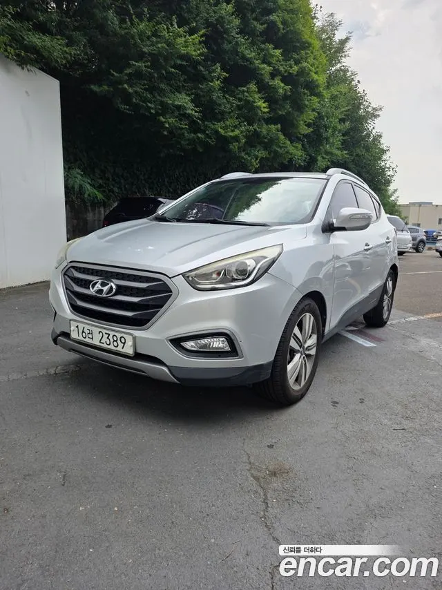 HYUNDAI TUCSON 2014 — 295 365 км, серебристый, Корея — под ключ — фото 2