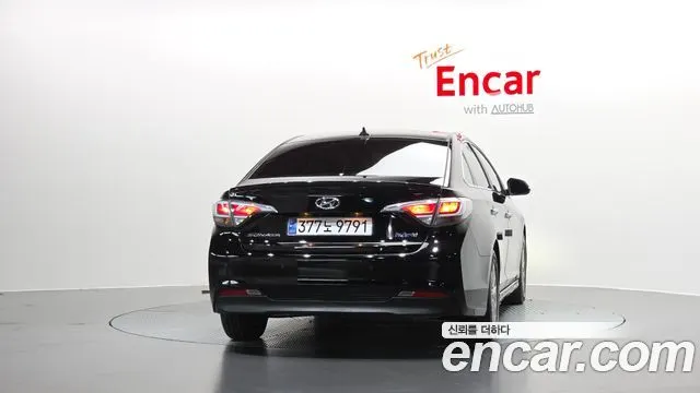 HYUNDAI SONATA HYBRID 2016 — 209 724 км, чёрный, Корея — под ключ — фото 4