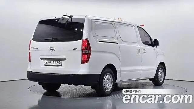 HYUNDAI GRAND STAREX 2019 — 158 167 км, белый, Корея — под ключ — фото 1
