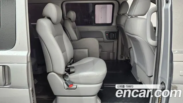 HYUNDAI GRAND STAREX 2018 — 158 842 км, серый, Корея — под ключ — фото 11