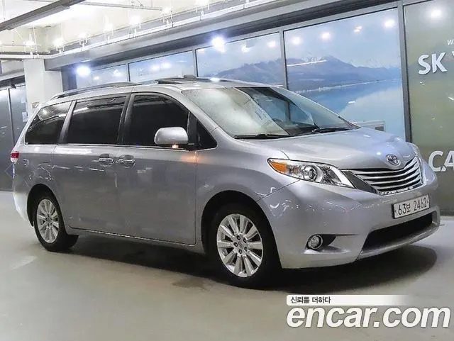 TOYOTA SIENNA 2014 — 103 493 км, серебристый, Корея — под ключ — фото 1