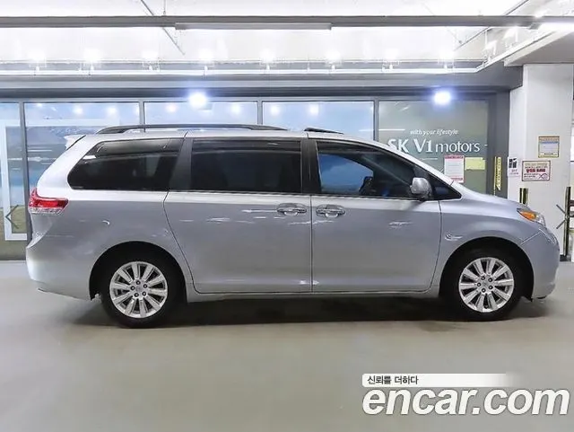 TOYOTA SIENNA 2014 — 103 493 км, серебристый, Корея — под ключ — фото 3