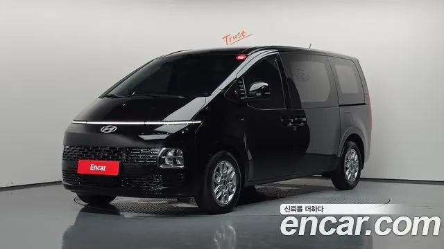 HYUNDAI STARIA 2025 — 20 826 км, чёрный, Корея — под ключ — фото 1