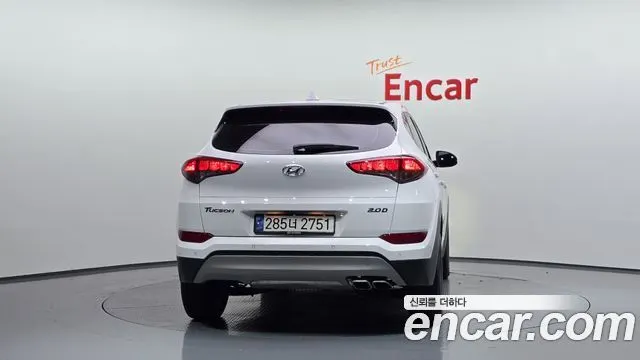 HYUNDAI TUCSON 2018 — 101 073 км, белый, Корея — под ключ — фото 4