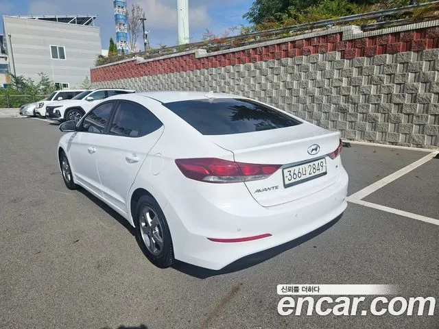 HYUNDAI AVANTE 2018 — 99 070 км, белый, Корея — под ключ — фото 6