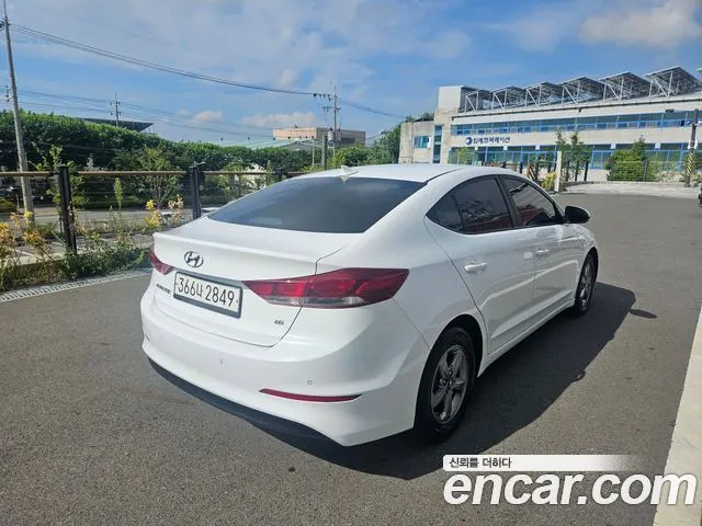 HYUNDAI AVANTE 2018 — 99 070 км, белый, Корея — под ключ — фото 7