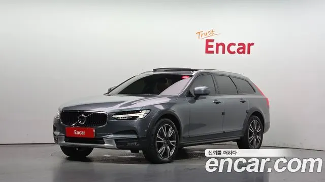 VOLVO V90 CROSS COUNTRY 2018 — 75 857 км, серый, Корея — под ключ — фото 1