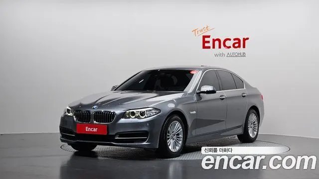 BMW 5 SERIES 2014 — 62 202 км, серебристо-серый, Корея — под ключ — фото 1