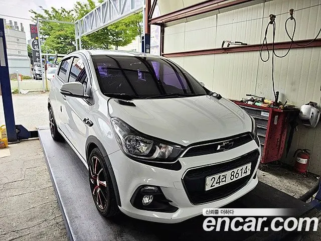 CHEVROLET SPARK 2016 — 72 345 км, белый, Корея — под ключ — фото 1