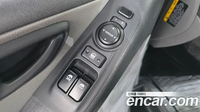 HYUNDAI GRAND STAREX 2018 — 202 437 км, серебристо-серый, Корея — под ключ — фото 12