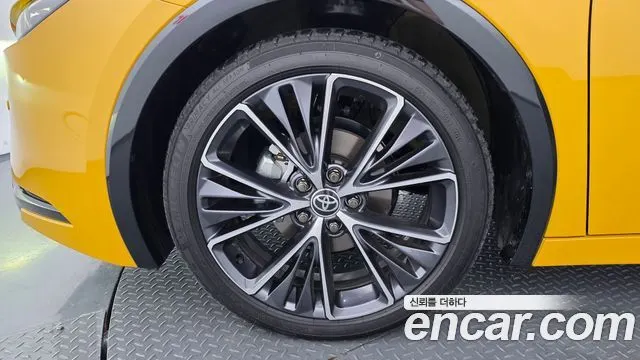 TOYOTA PRIUS 2026 — 895 км, жёлтый, Корея — под ключ — фото 5