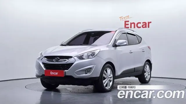 HYUNDAI TUCSON 2011 — 180 859 км, серебристый, Корея — под ключ — фото 1