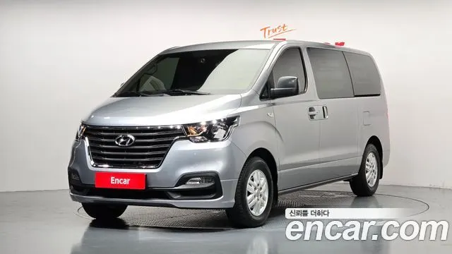 HYUNDAI GRAND STAREX 2021 — 71 553 км, серебристый, Корея — под ключ — фото 1