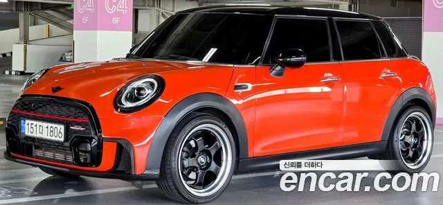 MINI COOPER 2019 — 67 000 км, оранжевый, Корея — под ключ — фото 1
