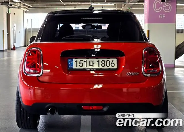 MINI COOPER 2019 — 67 000 км, оранжевый, Корея — под ключ — фото 4