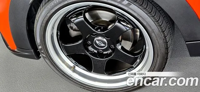 MINI COOPER 2019 — 67 000 км, оранжевый, Корея — под ключ — фото 5