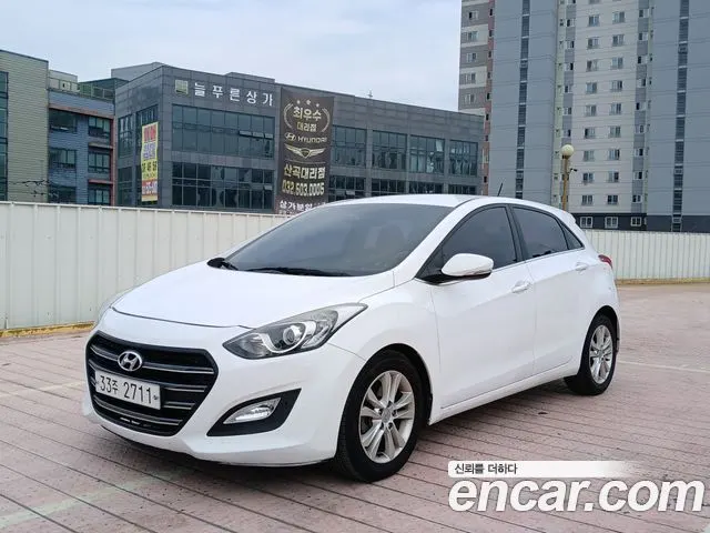 HYUNDAI I30 2014 — 191 800 км, белый, Корея — под ключ — фото 1