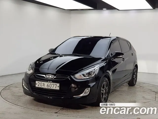 HYUNDAI ACCENT 2015 — 122 000 км, чёрный, Корея — под ключ — фото 12