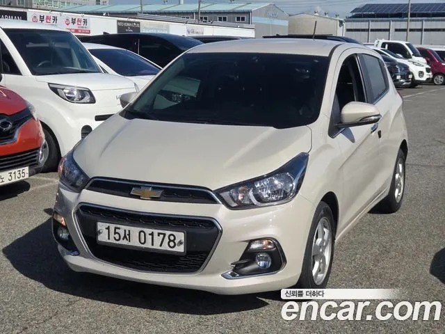 CHEVROLET SPARK 2017 — 111 636 км, белый-перламутр, Корея — под ключ — фото 1
