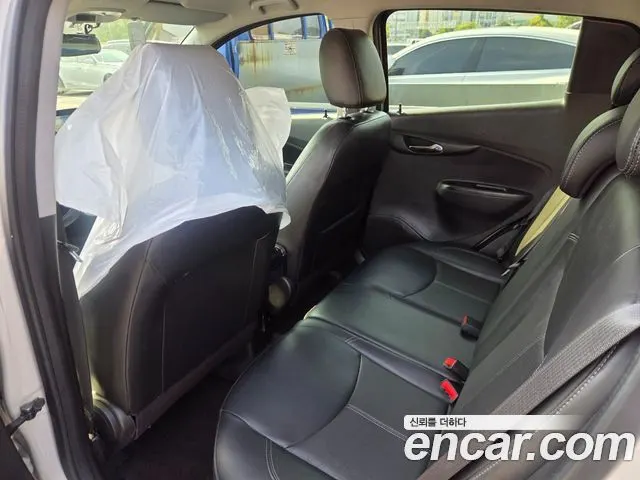 CHEVROLET SPARK 2017 — 111 636 км, белый-перламутр, Корея — под ключ — фото 9