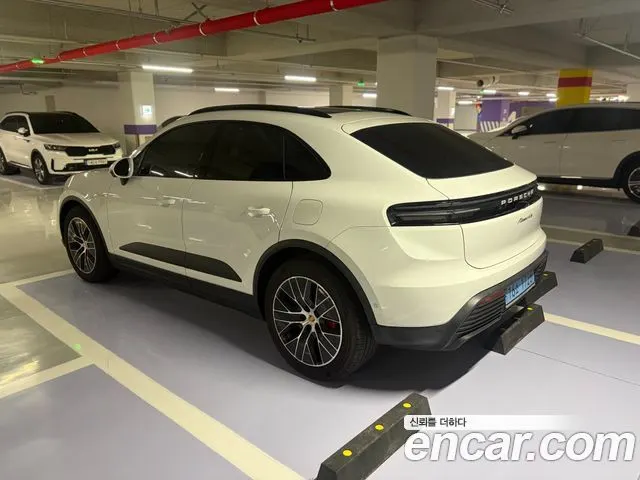 PORSCHE MACAN 2025 — 8 600 км, белый, Корея — под ключ — фото 2