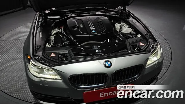 BMW 5 SERIES 2014 — 166 986 км, серебристо-серый, Корея — под ключ — фото 6