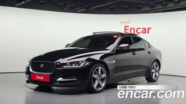 JAGUAR XE 2016 — 127 408 км, чёрный, Корея — под ключ — фото 1