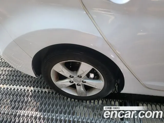 HYUNDAI AVANTE 2013 — 180 850 км, белый, Корея — под ключ — фото 5