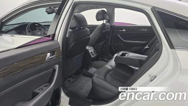 HYUNDAI SONATA 2015 — 121 790 км, белый, Корея — под ключ — фото 12