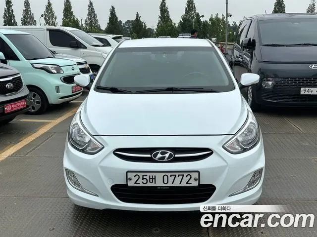 HYUNDAI ACCENT 2017 — 113 500 км, белый, Корея — под ключ — фото 3