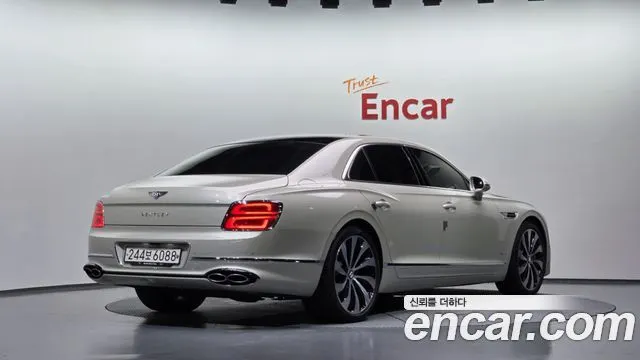 BENTLEY FLYING SPUR 2023 — 27 991 км, белый-перламутр, Корея — под ключ — фото 2