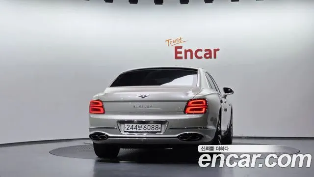 BENTLEY FLYING SPUR 2023 — 27 991 км, белый-перламутр, Корея — под ключ — фото 4
