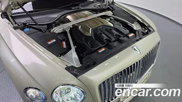 BENTLEY FLYING SPUR 2023 — 27 991 км, белый-перламутр, Корея — под ключ — фото 6