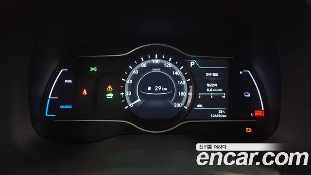 HYUNDAI KONA ELECTRIC 2019 — 126 870 км, белый, Корея — под ключ — фото 8