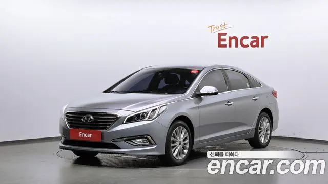HYUNDAI SONATA 2015 — 145 000 км, серебристый, Корея — под ключ — фото 1