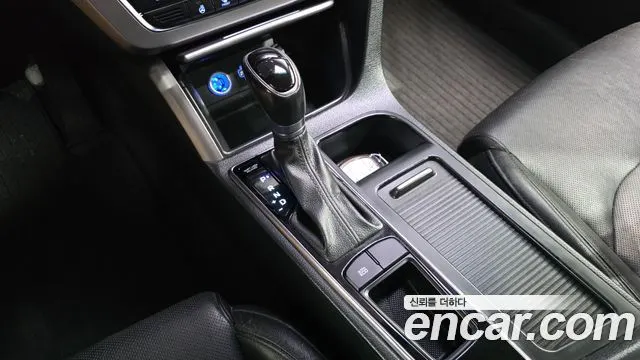 HYUNDAI SONATA 2015 — 145 000 км, серебристый, Корея — под ключ — фото 9
