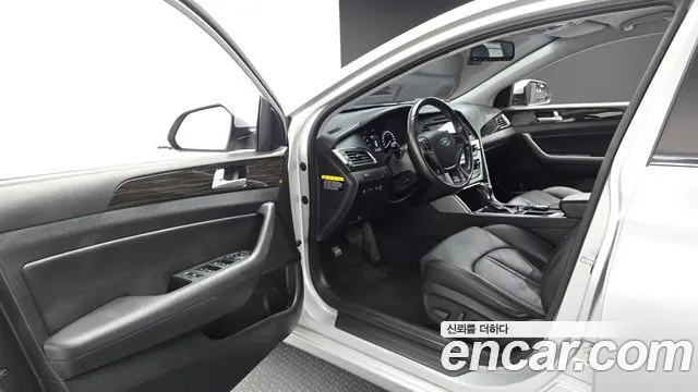 HYUNDAI SONATA 2017 — 162 602 км, серебристо-серый, Корея — под ключ — фото 10