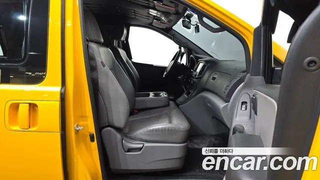 HYUNDAI GRAND STAREX 2019 — 118 396 км, жёлтый, Корея — под ключ — фото 11
