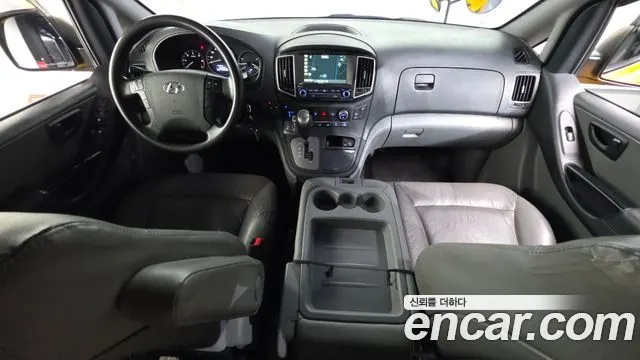 HYUNDAI GRAND STAREX 2019 — 118 396 км, жёлтый, Корея — под ключ — фото 7