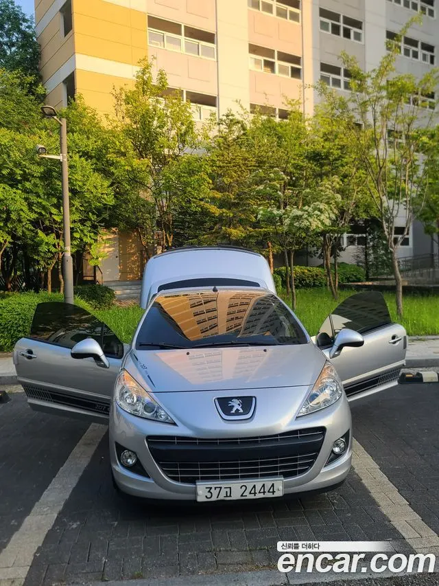PEUGEOT 207CC 2012 — 132 000 км, серебристый, Корея — под ключ — фото 3