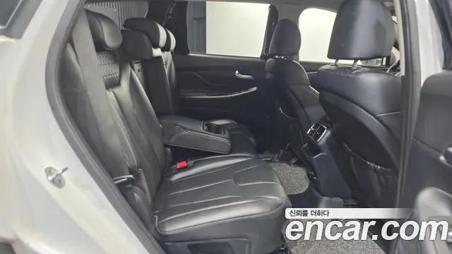 HYUNDAI SANTA FE 2019 — 142 722 км, белый, Корея — под ключ — фото 11