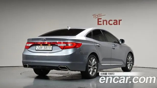 HYUNDAI GRANDEUR 2015 — 72 587 км, светло-серебристый, Корея — под ключ — фото 1