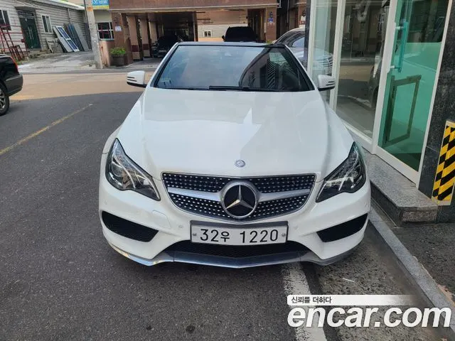 MERCEDES-BENZ E-CLASS W212 2015 — 80 000 км, белый, Корея — под ключ — фото 1