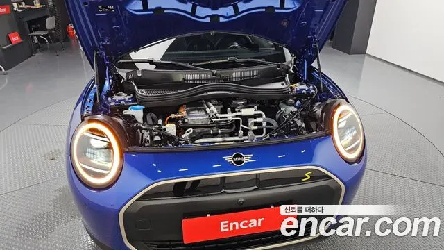 MINI COOPER ELECTRIC 2024 — 4 920 км, синий, Корея — под ключ — фото 6